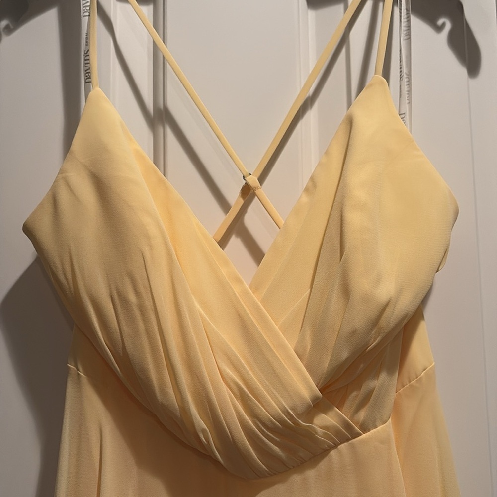 NWT soft yellow full length gown, chiffon, size 8 - Picture 2 of 7
